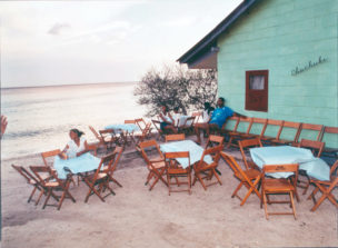 Zomerhuis aan zee, Vaerssenbaai, Curaçao, 1998